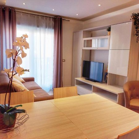 カステル・ディ・サングロLa Ginestra C&B Houseアパートメント エクステリア 写真